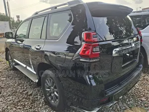 Toyota Land Cruiser Prado 2.8 2017 Black