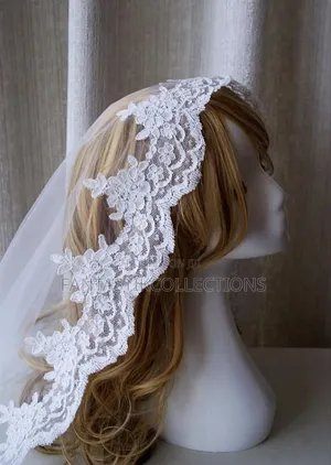 Elegant Long Luxury Cathedral Wedding Veil – Lace Edges