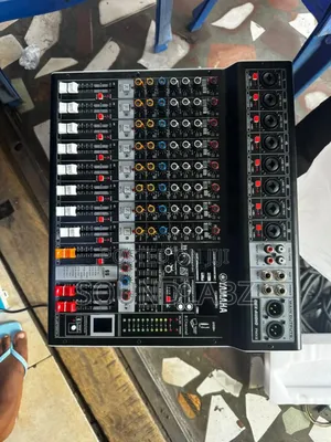 Yamaha Pmx-8 8-channel Powered Mixer  Console