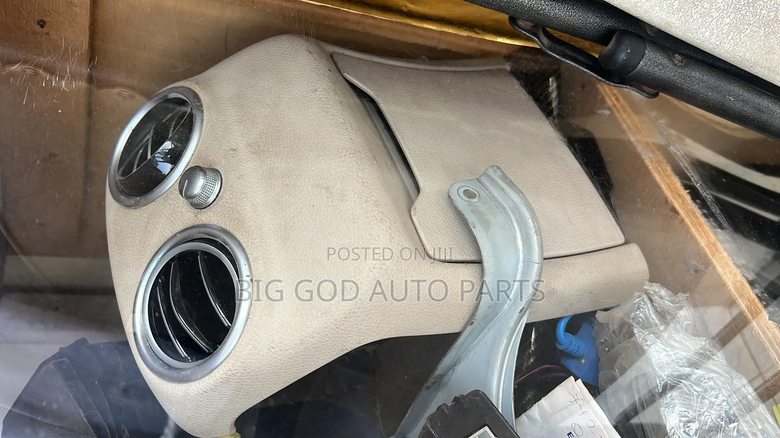 Mercedes Benz C300 Amress Cover