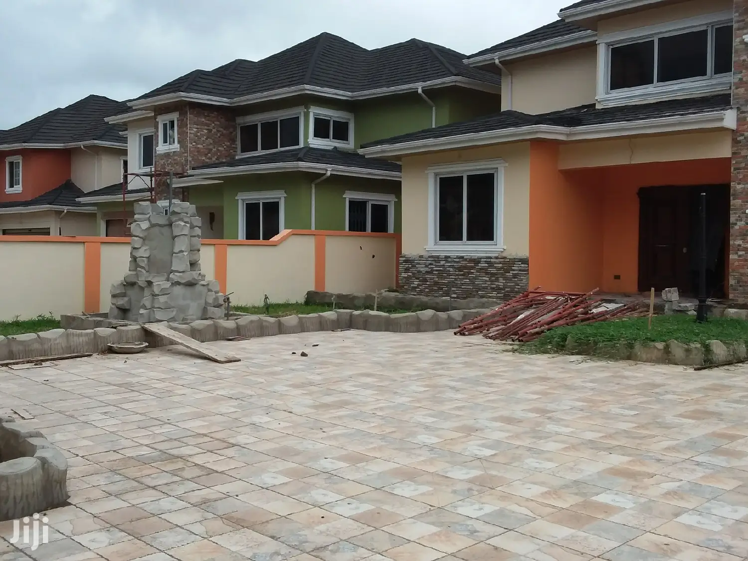 5bdrm House in Bronko Housing, Spintex for rent