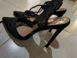 Lace Heels. Size 38/ 39 Closed