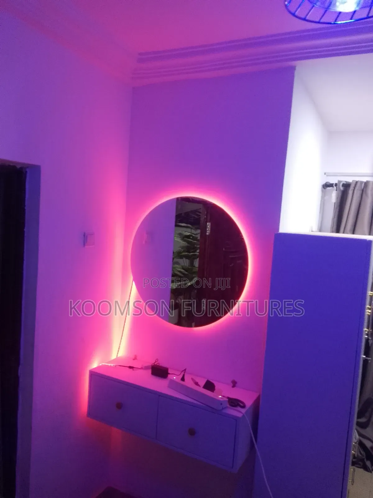 Quality Dressing Mirror {Payment After Delivery and Fixing }