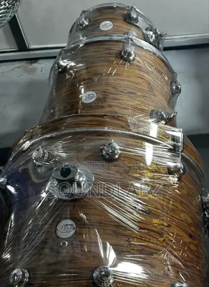 Dw 5-piece Professional Drumset