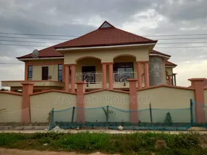 7bdrm House in Anwomaso, Kumasi Metropolitan for sale