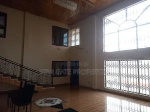 7bdrm House in Anwomaso, Kumasi Metropolitan for sale