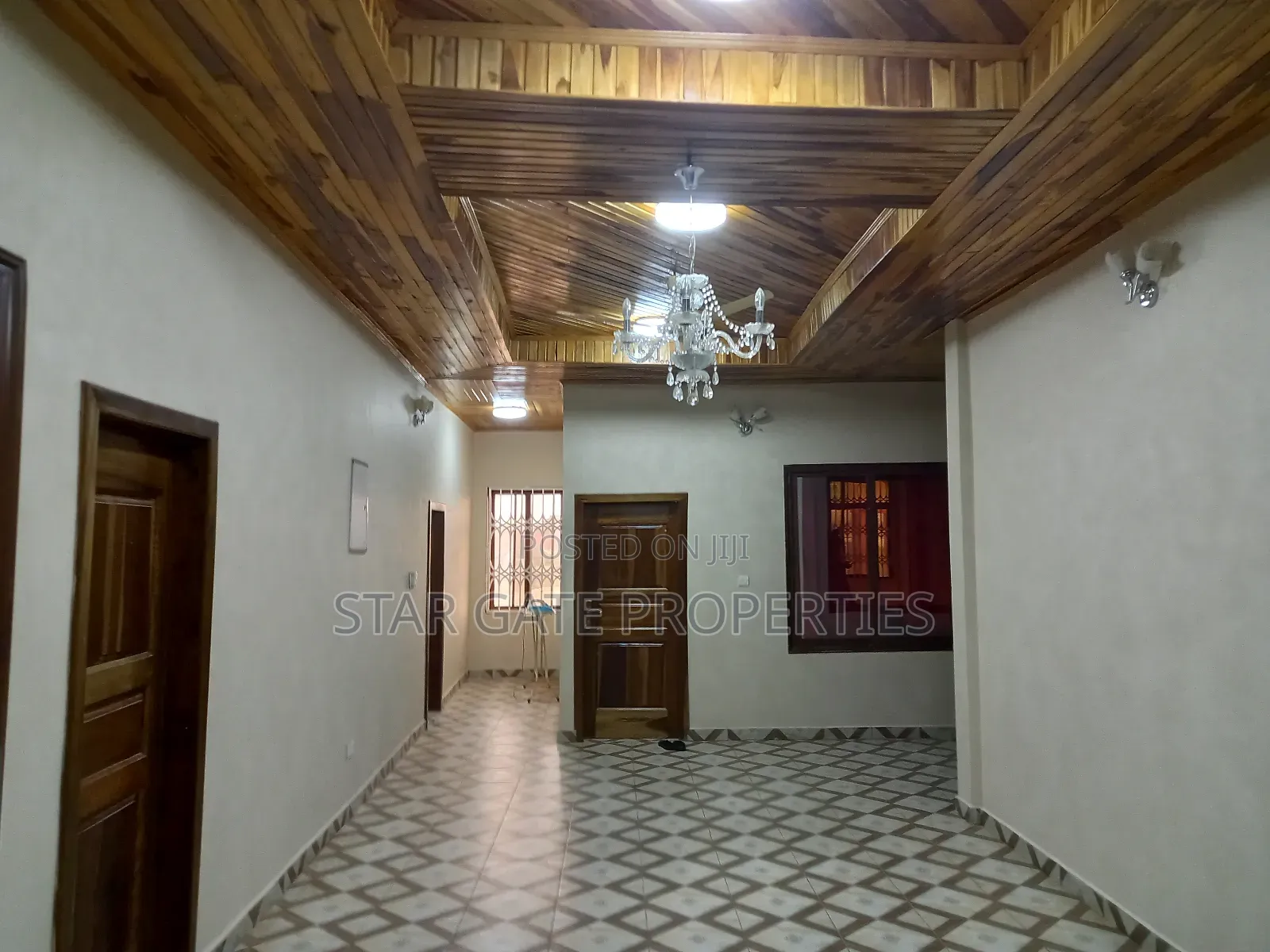 7bdrm House in Anwomaso, Kumasi Metropolitan for sale