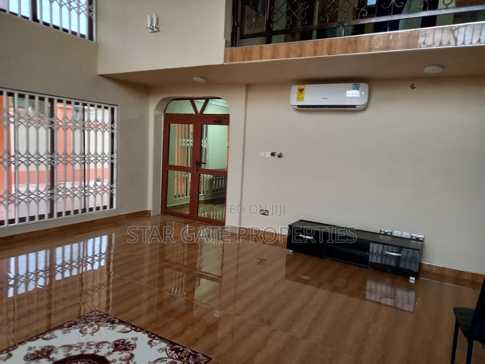 7bdrm House in Anwomaso, Kumasi Metropolitan for sale