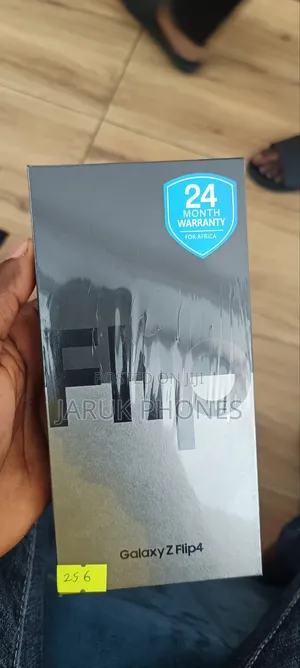 New Samsung Galaxy Z Flip4 256 GB Black