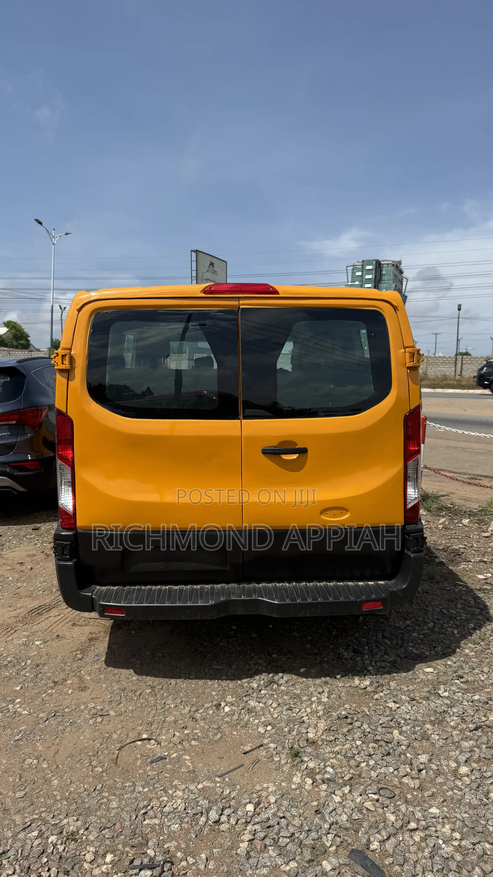Ford Transit Crew Van 2023 Yellow