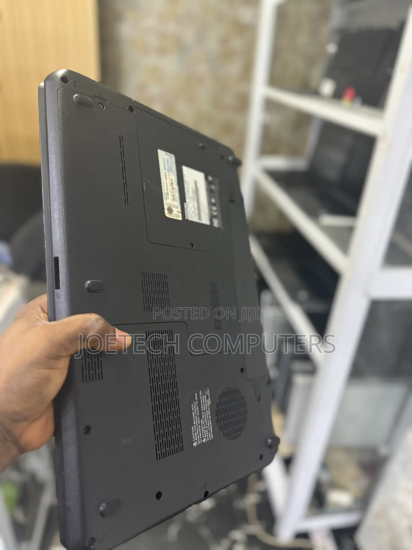 Laptop Toshiba Satellite C665 4GB Intel Celeron HDD 350GB