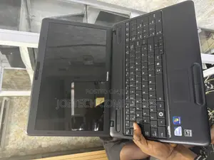 Laptop Toshiba Satellite C665 4GB Intel Celeron HDD 350GB