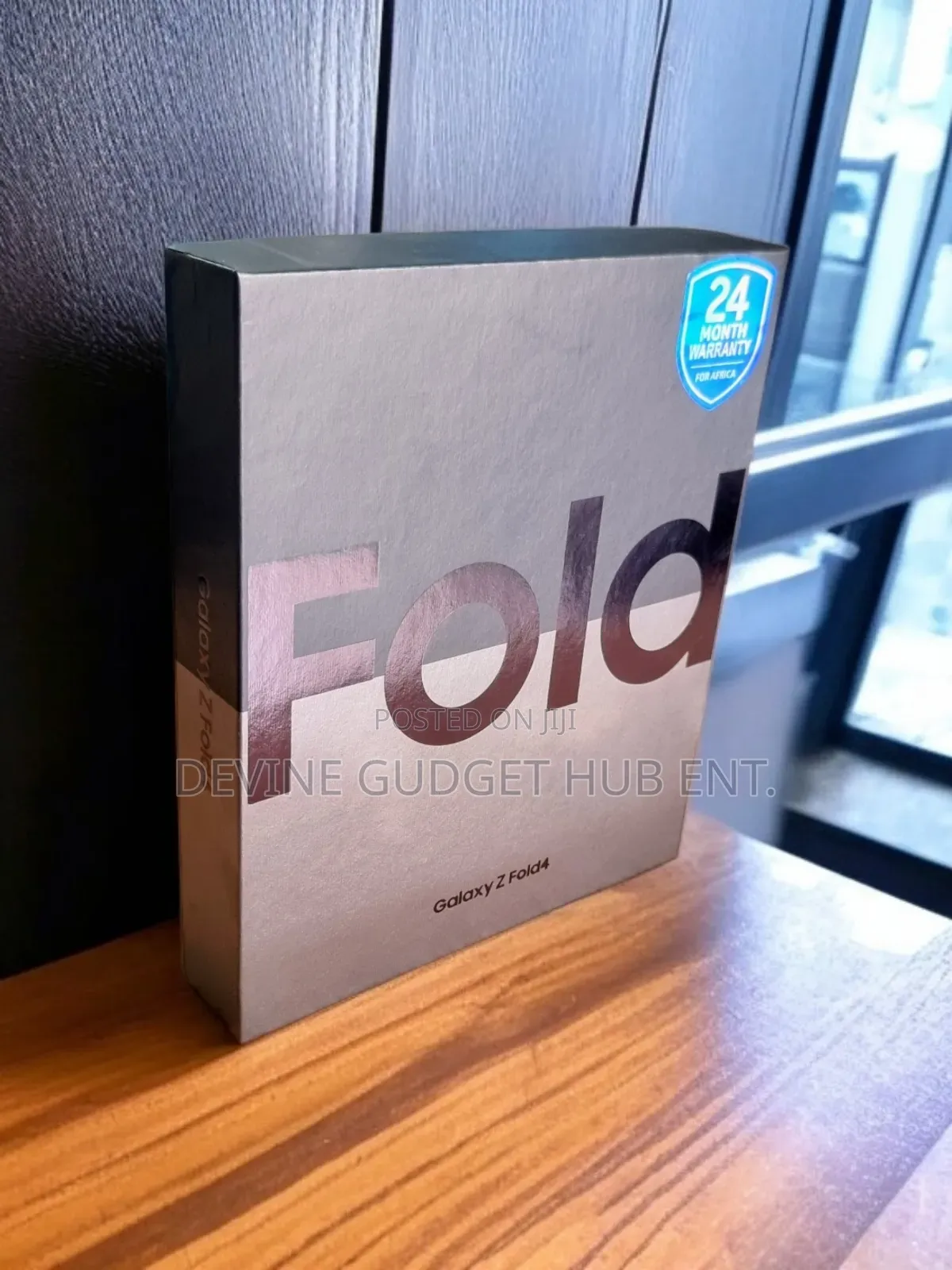 New Samsung Galaxy Z Fold4 256 GB Gold