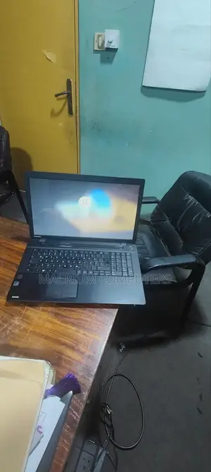 Laptop Toshiba Satellite C70D 4GB AMD HDD 500GB