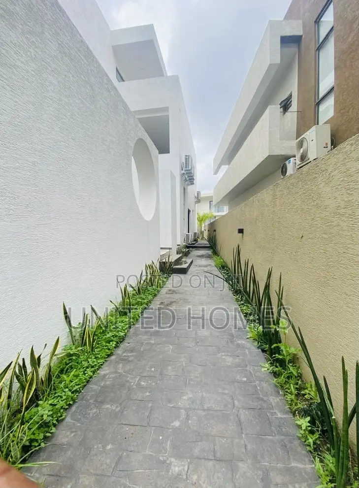 5bdrm House in Cantonments for sale