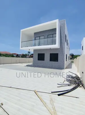 5bdrm House in East Legon for sale