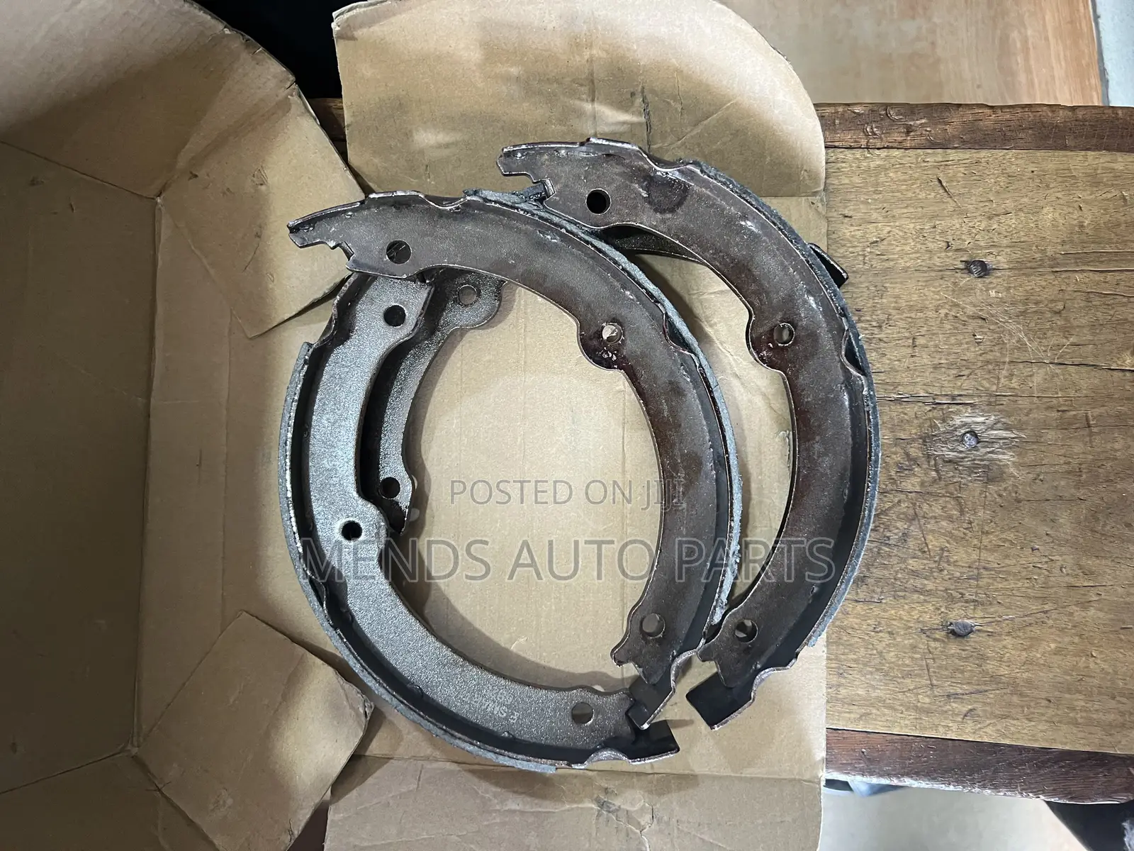 Toyota Tundra 2010 to 2016 Back Brakes Shoe