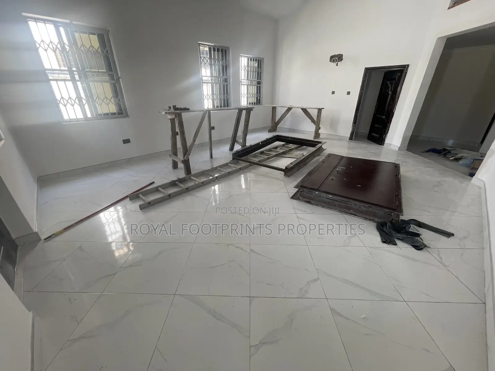 7bdrm Mansion in Luxelooks Properties, East Legon for sale