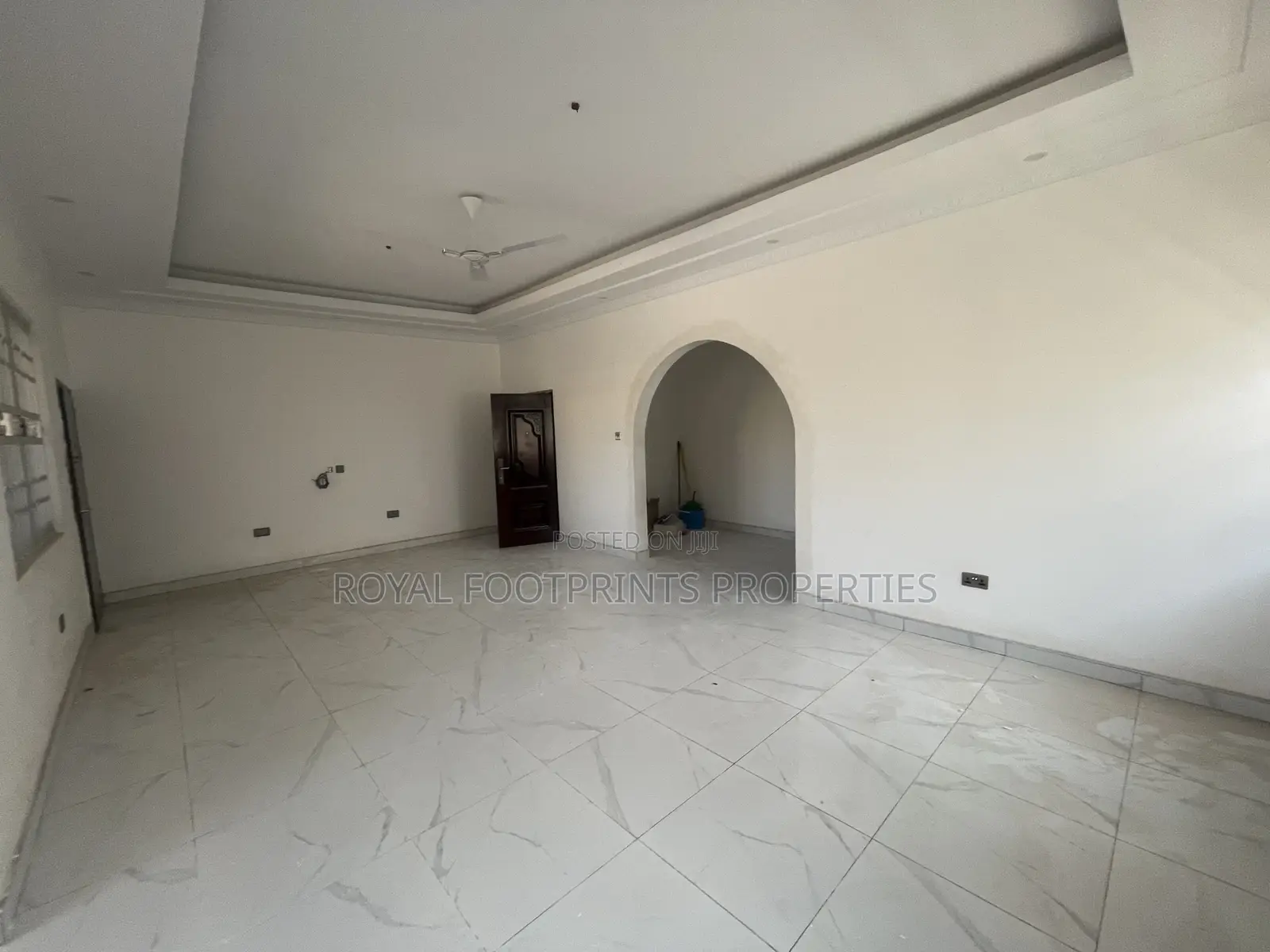 7bdrm Mansion in Luxelooks Properties, East Legon for sale