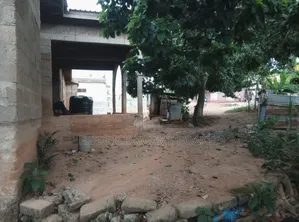 5bdrm House in Brother K Estate, Kumasi Metropolitan for sale