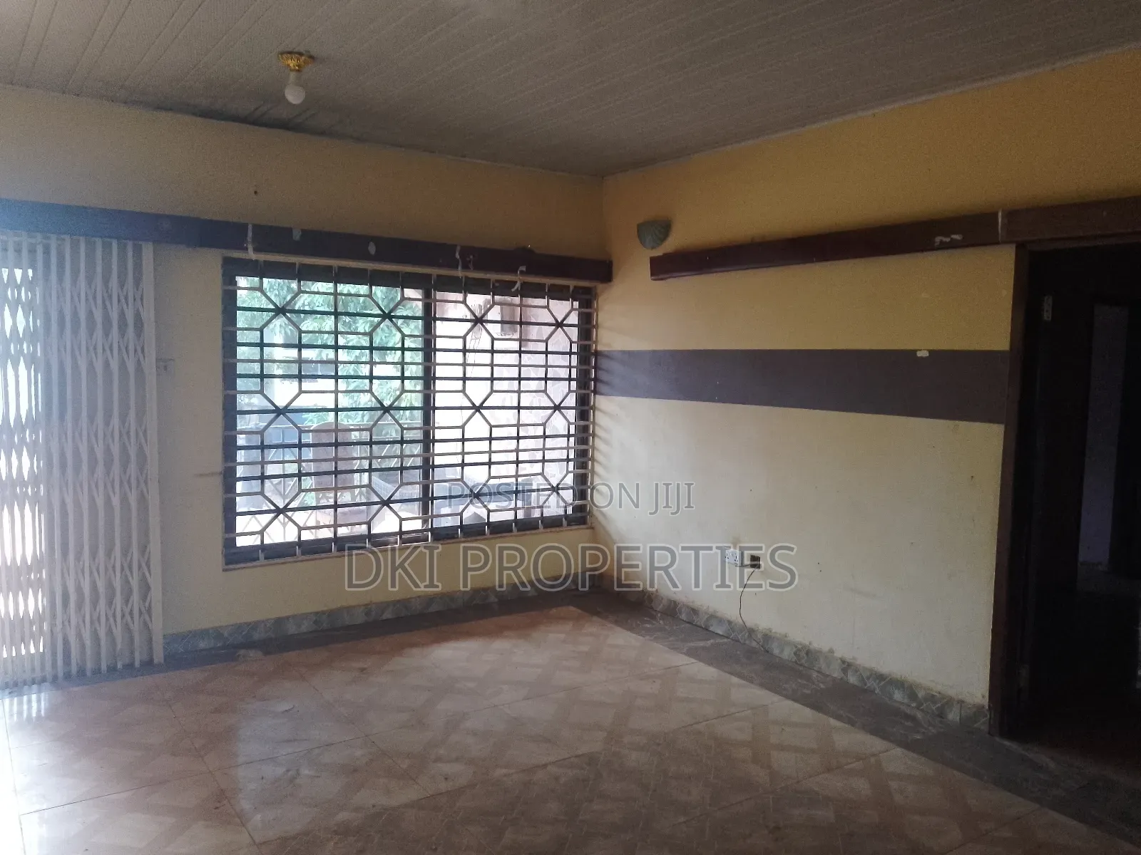 5bdrm House in Dki Properties, Valley View Area for sale
