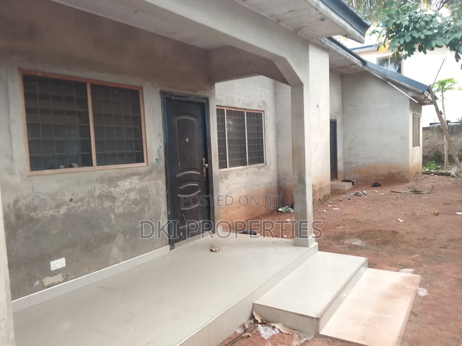 6bdrm House in Dki Properties, New Legon for sale