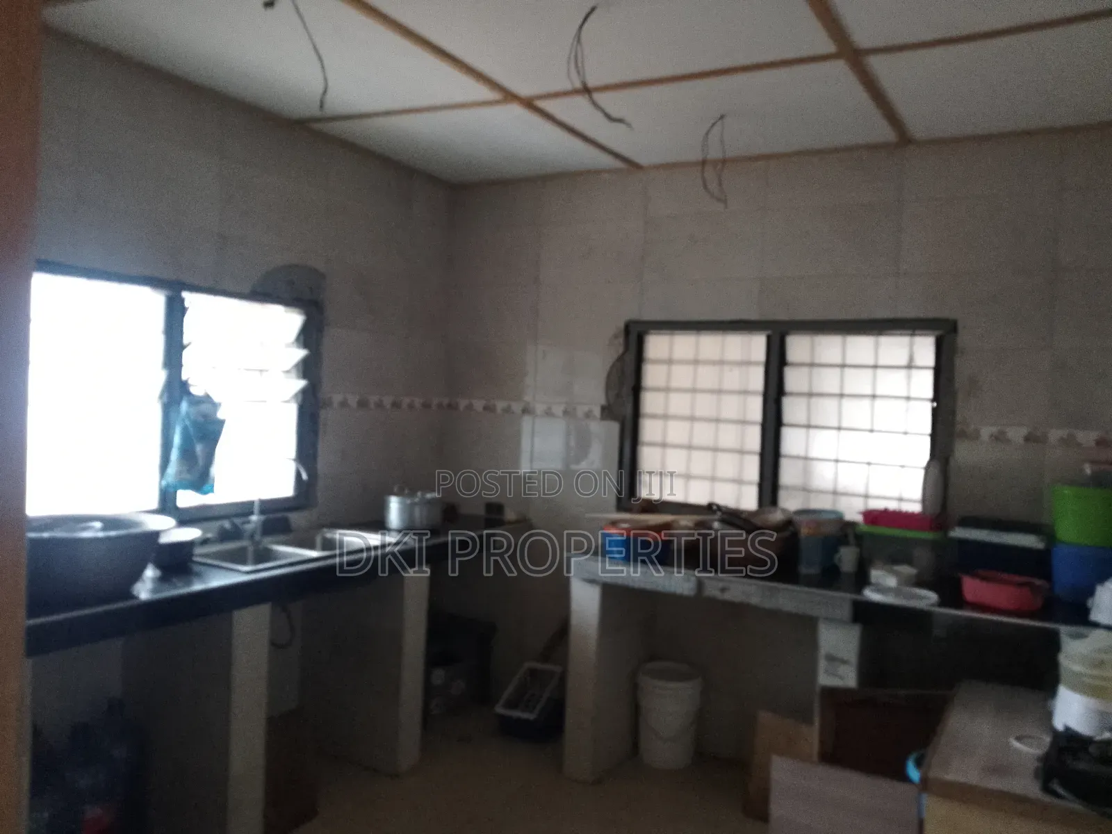 6bdrm House in Dki Properties, New Legon for sale