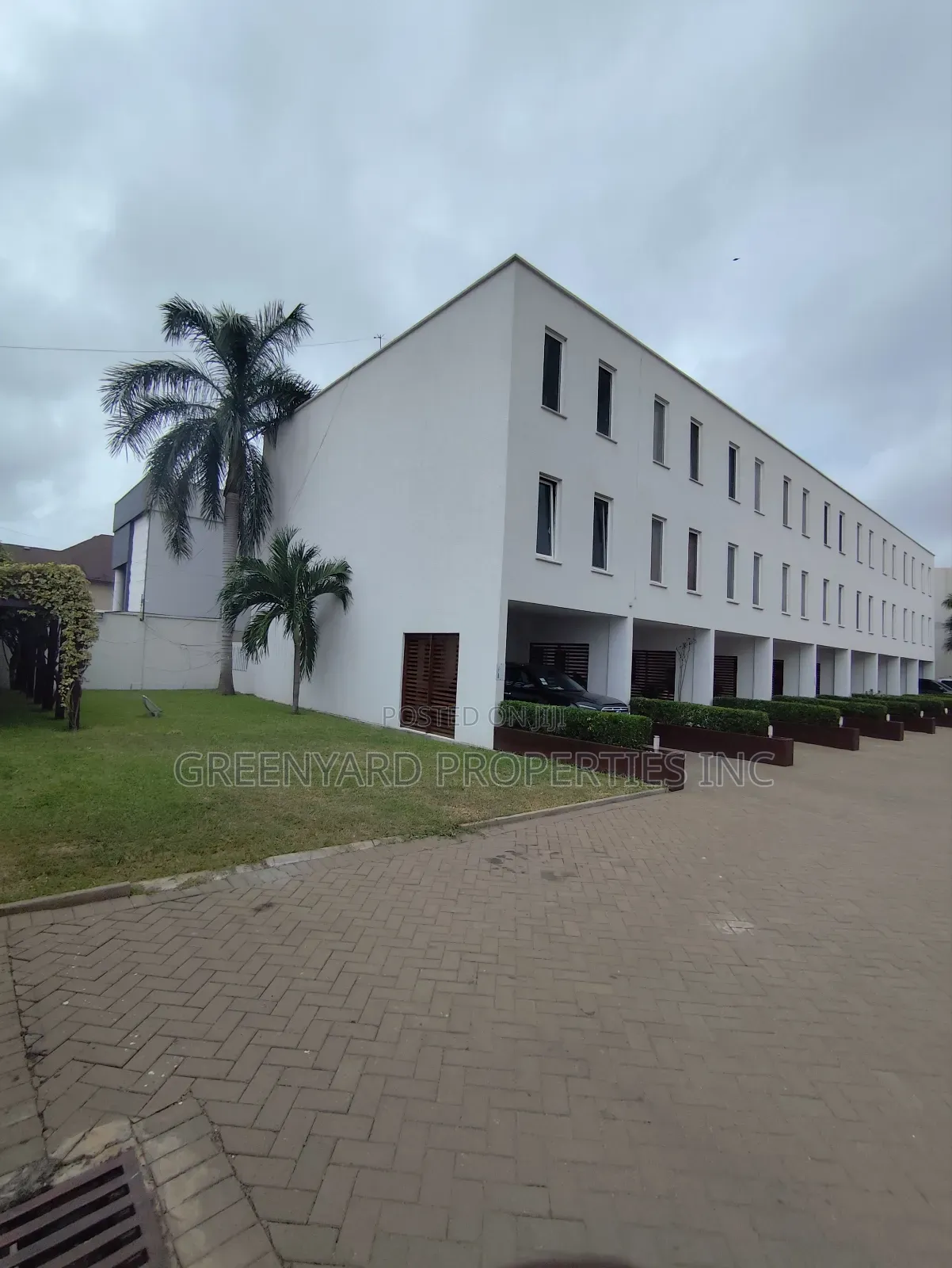 Furnished 3bdrm Townhouse / Terrace in Ghana Link, East Legon for rent