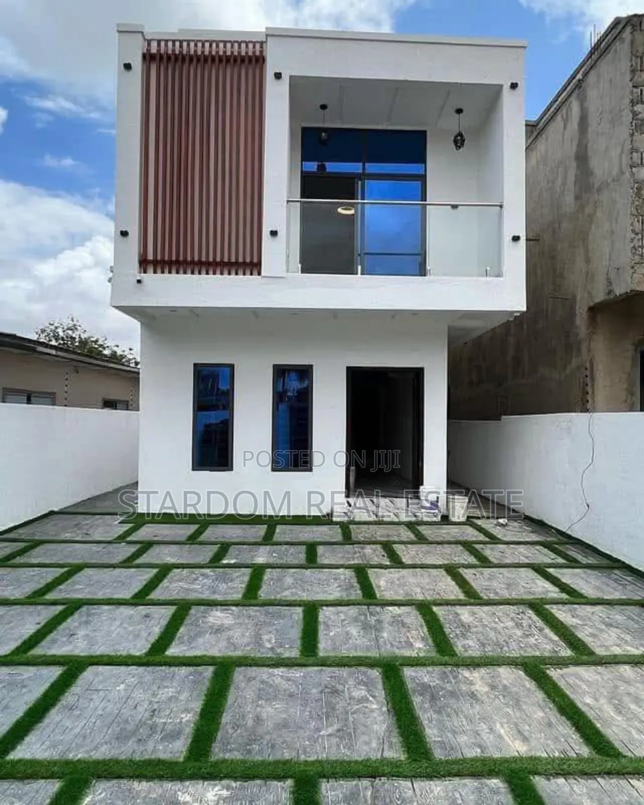 4bdrm Duplex in Ogbojo, East Legon for sale