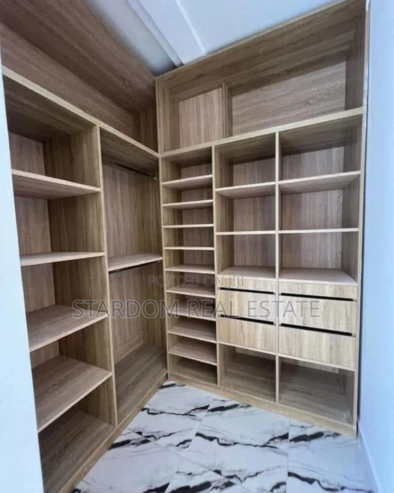 4bdrm Duplex in Ogbojo, East Legon for sale