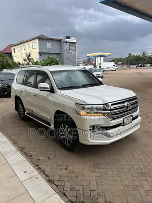 Toyota Land Cruiser 4.6 V8 GX-R 2013 White