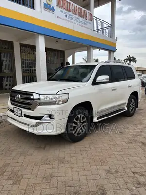 Toyota Land Cruiser 4.6 V8 GX-R 2013 White