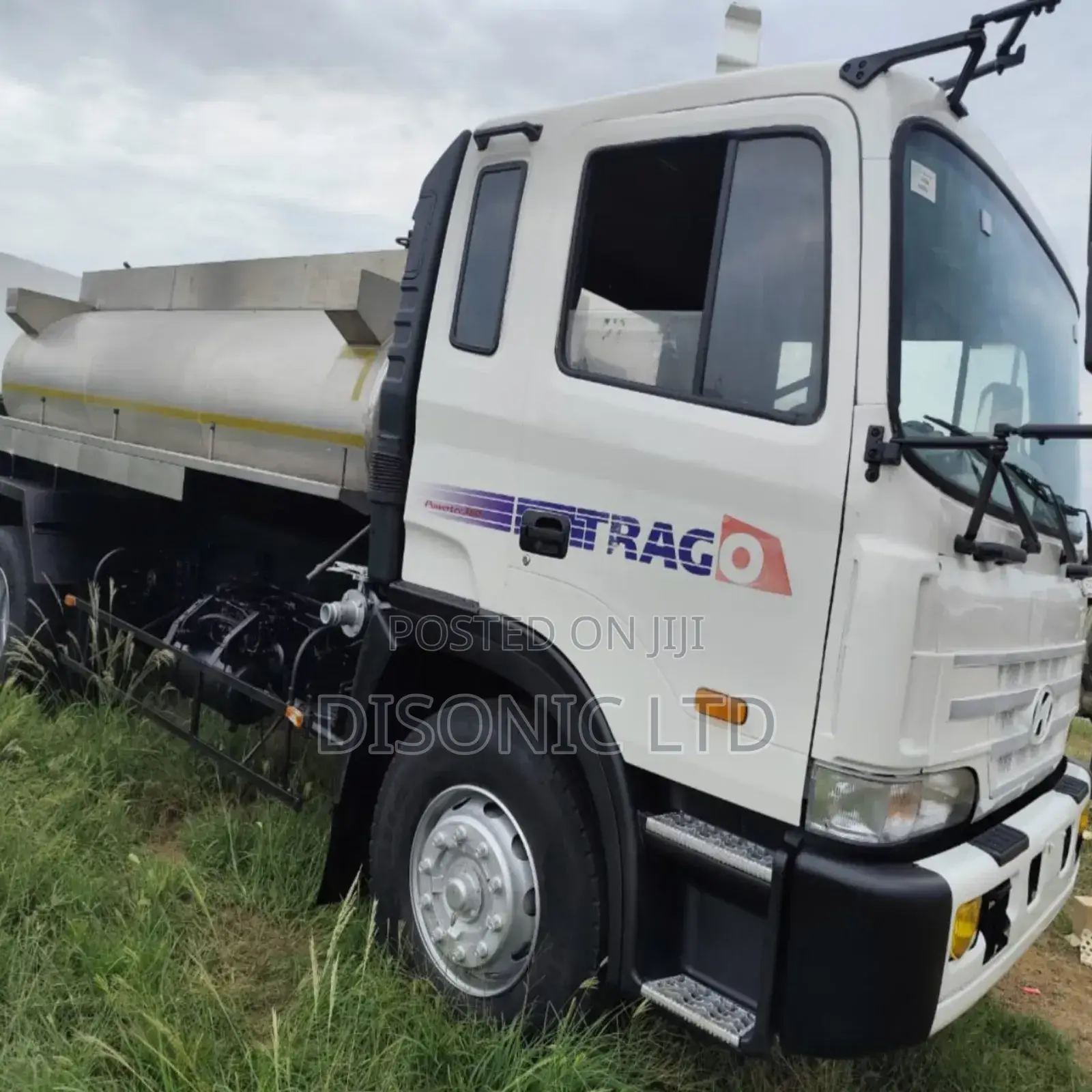 Hyundai Heavy Duty Water Tank 2015 White