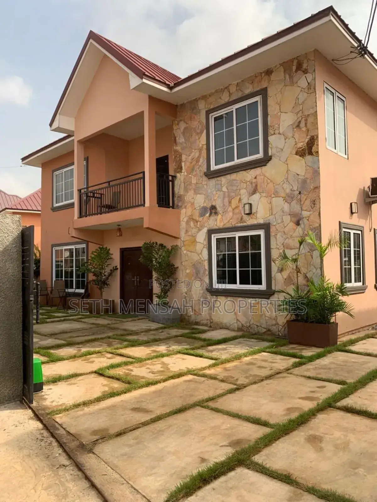 4bdrm House in Achimota for sale