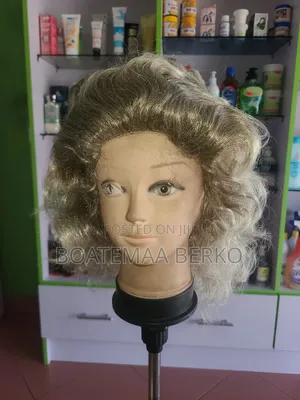 Bodywave Blond Short Wig