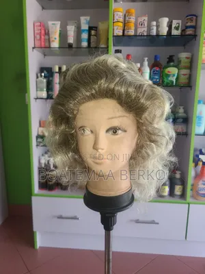 Bodywave Blond Short Wig