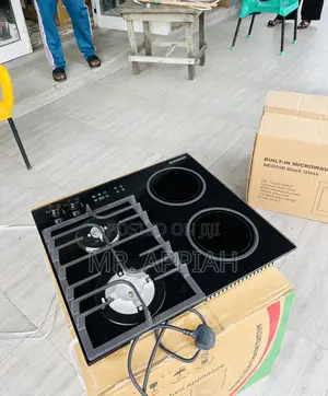 Beautiful Made Kenwood 60cm 2 Gas + 2 Electric Cooker.