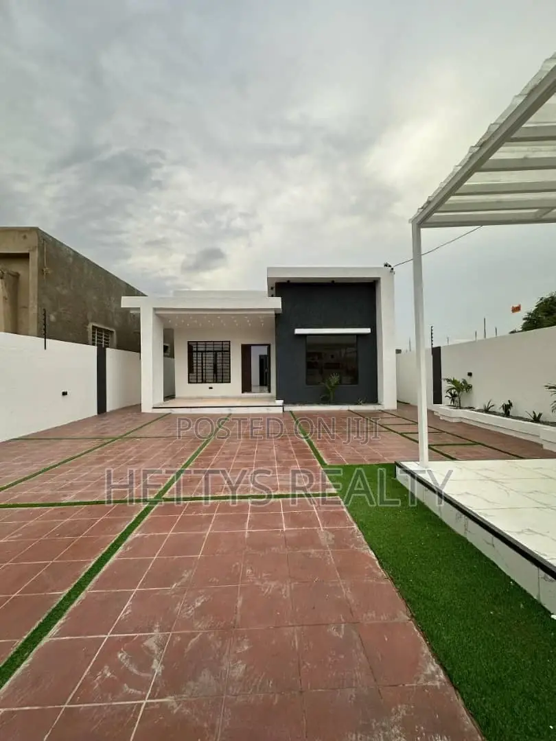 3bdrm Apartment in East Legon for sale