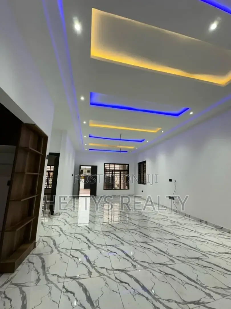3bdrm Apartment in East Legon for sale