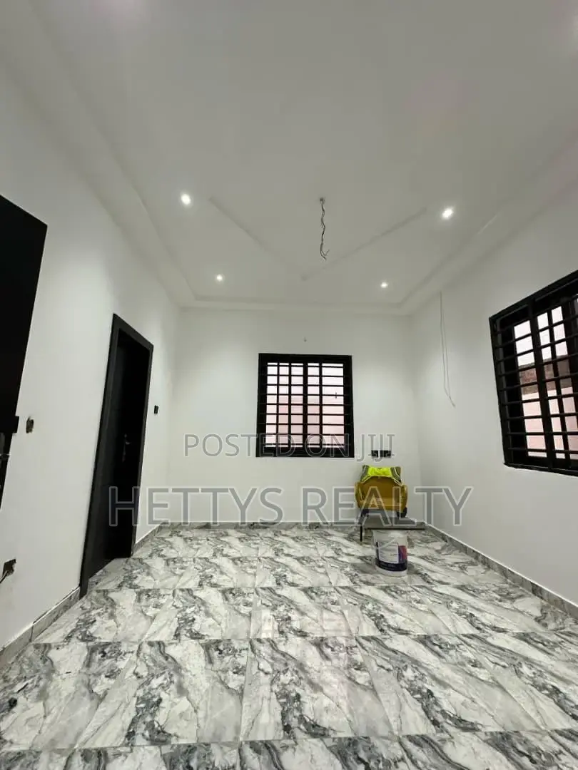 3bdrm Apartment in East Legon for sale