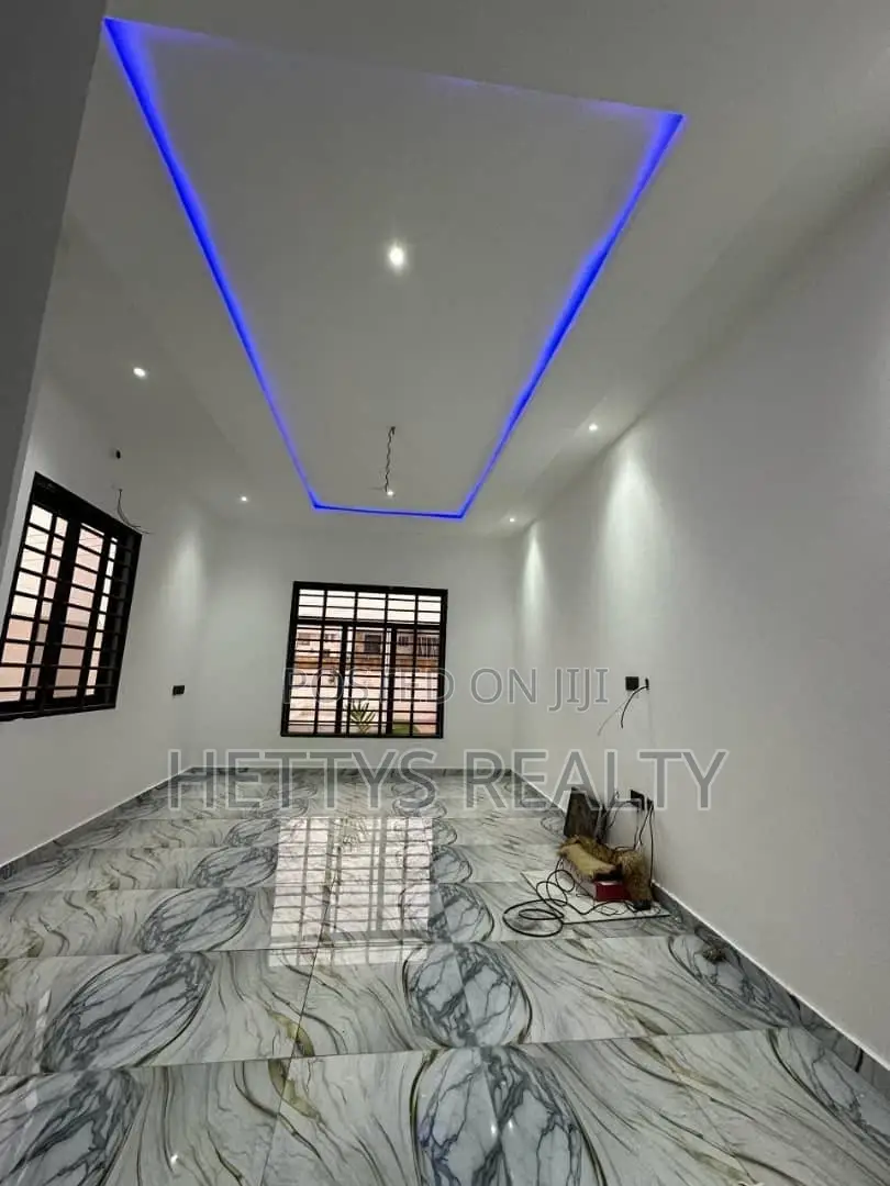 3bdrm Apartment in East Legon for sale