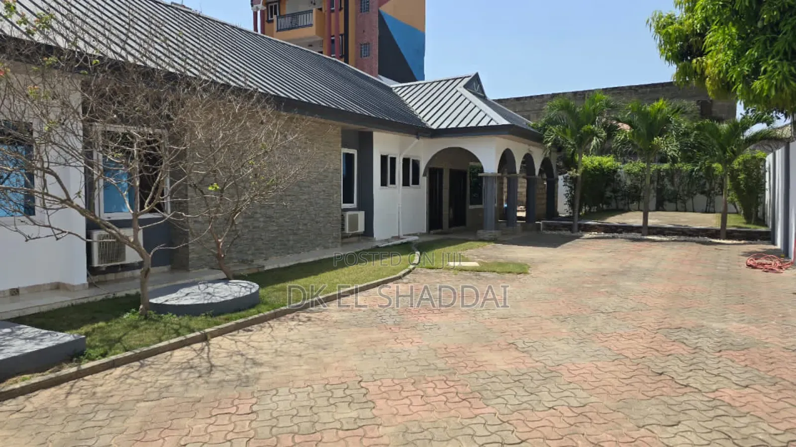 4bdrm House in Pokuase for sale