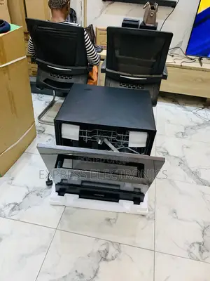 Ultra Modern Dishwasher Kenwood