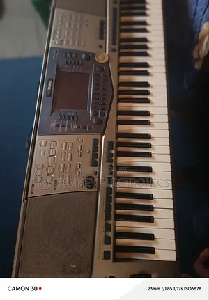 Yamaha PSR 1100