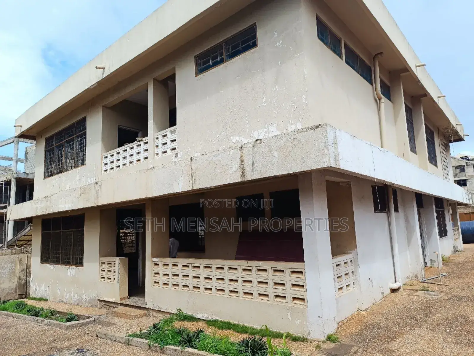 5bdrm House in Labone for sale