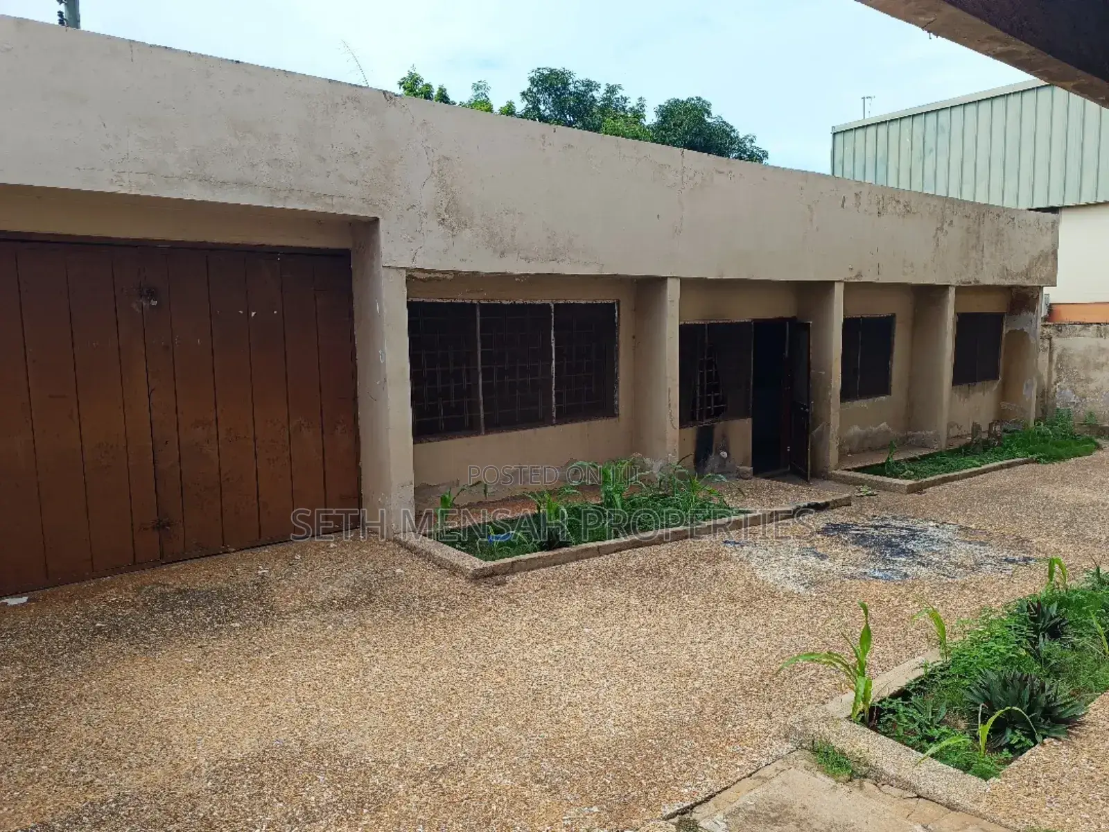 5bdrm House in Labone for sale