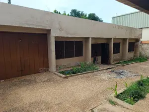 5bdrm House in Labone for sale