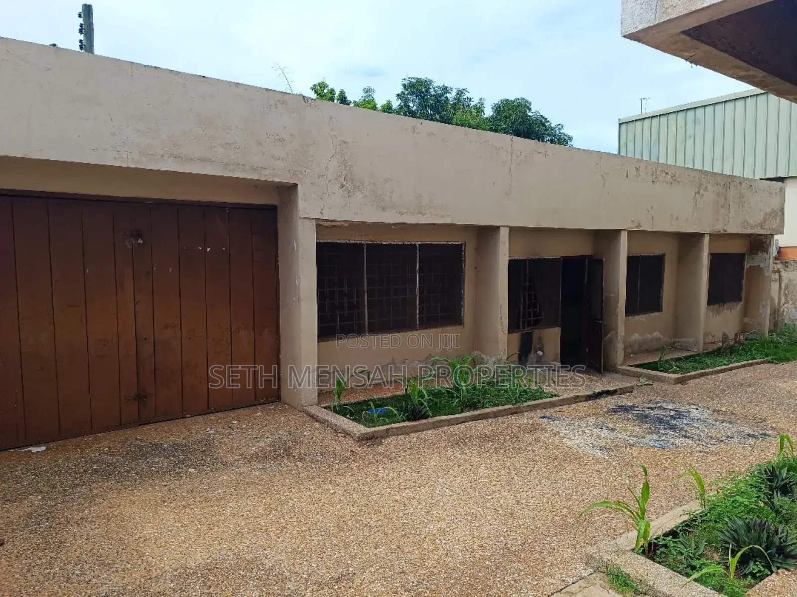 5bdrm House in Labone for sale