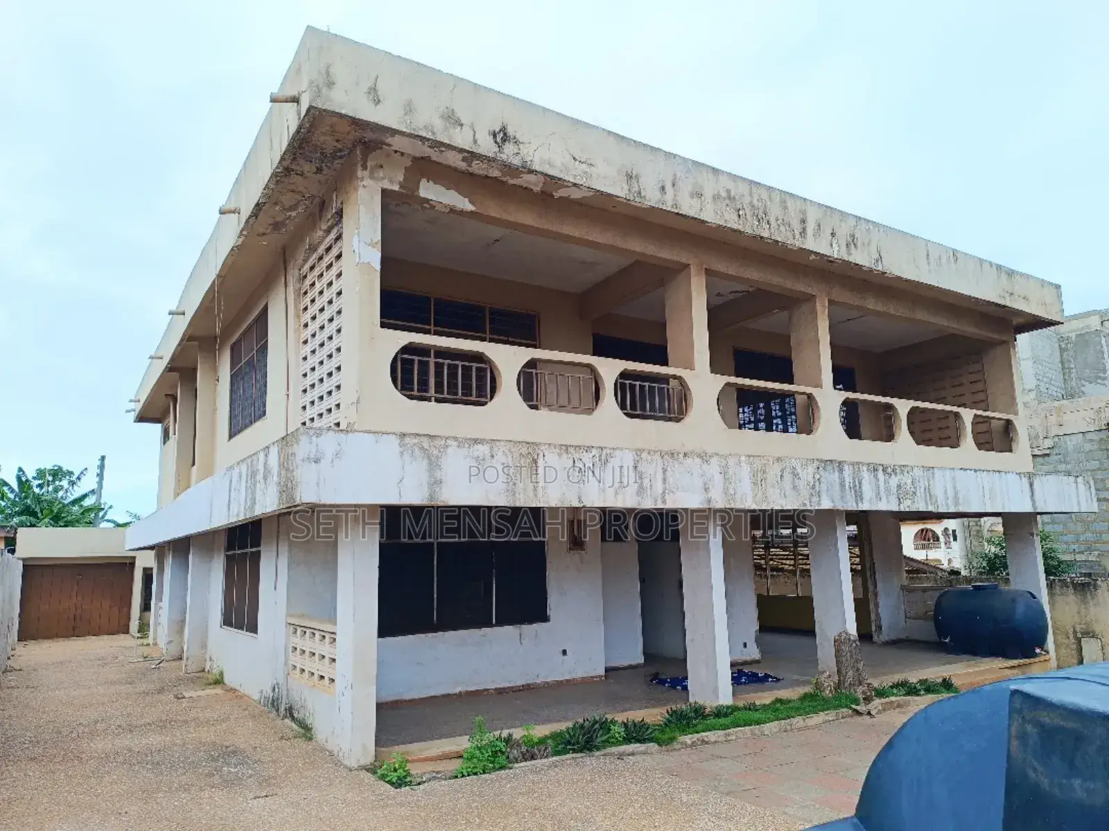 5bdrm House in Labone for sale