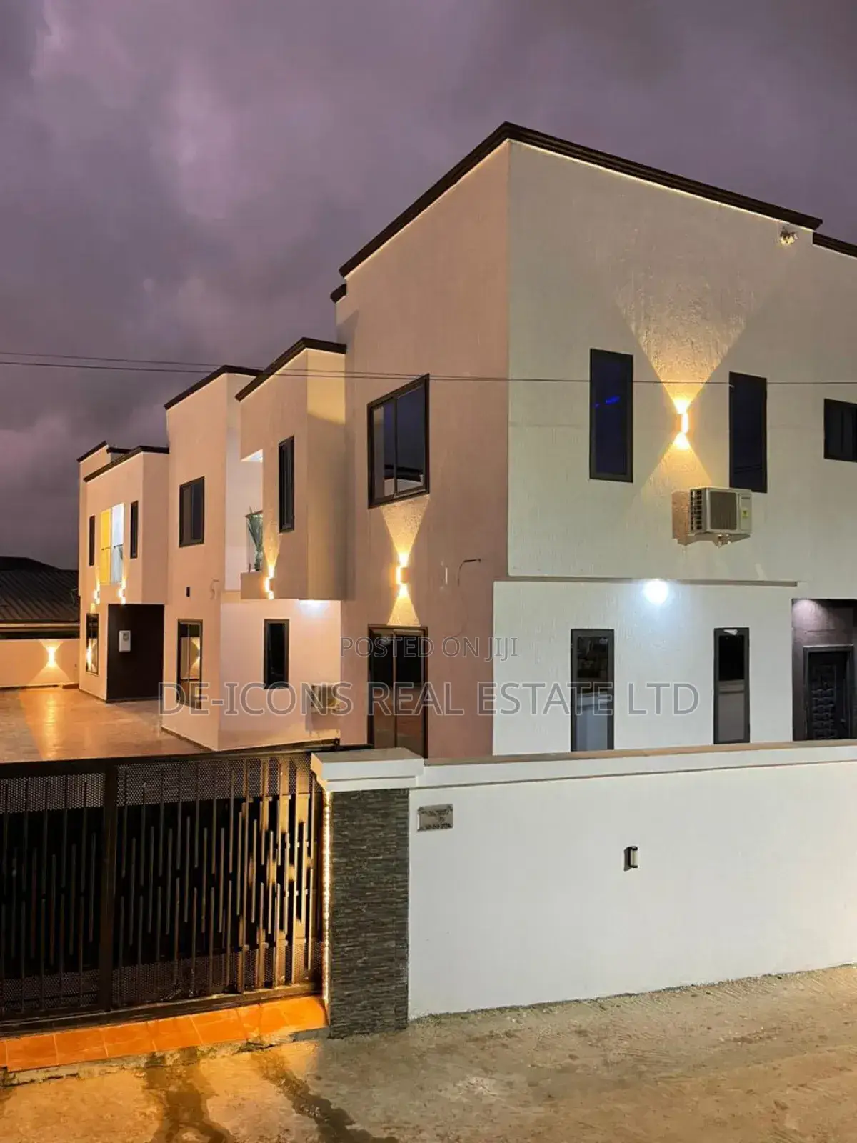 3bdrm Duplex in De-Icons Real Estate, East Legon for sale